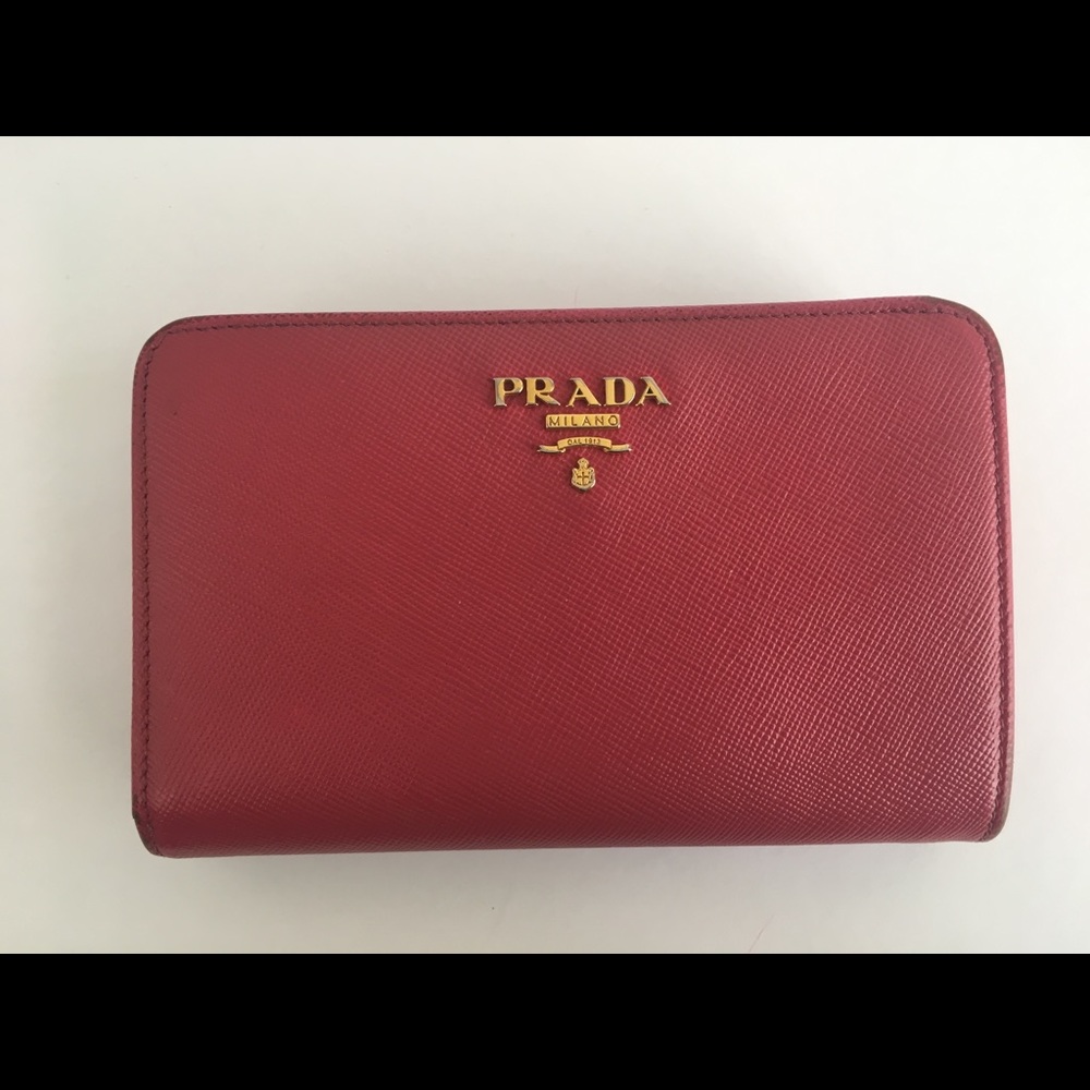 Prada saffiano leather wallet (Fuchsia)
